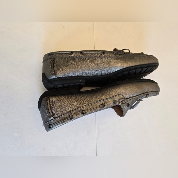 L.L.Bean Women's Leather Silver Metallic Driving Moccasin Loafers Size 7.5 - Picture 8 of 15